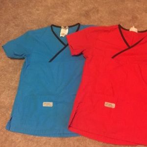 Extra small urbane scrub tops
